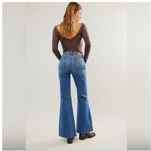 Free People Denim - We The Free CRVY Vintage High Rise Flare Jeans 26 Curvy Stretch 28” Retro Boho